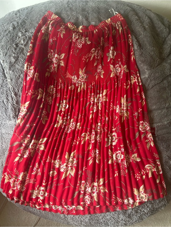 Sag Harbor Dresses & Skirts - Sag Harbor Red Floral Pleated Maxi Skirt